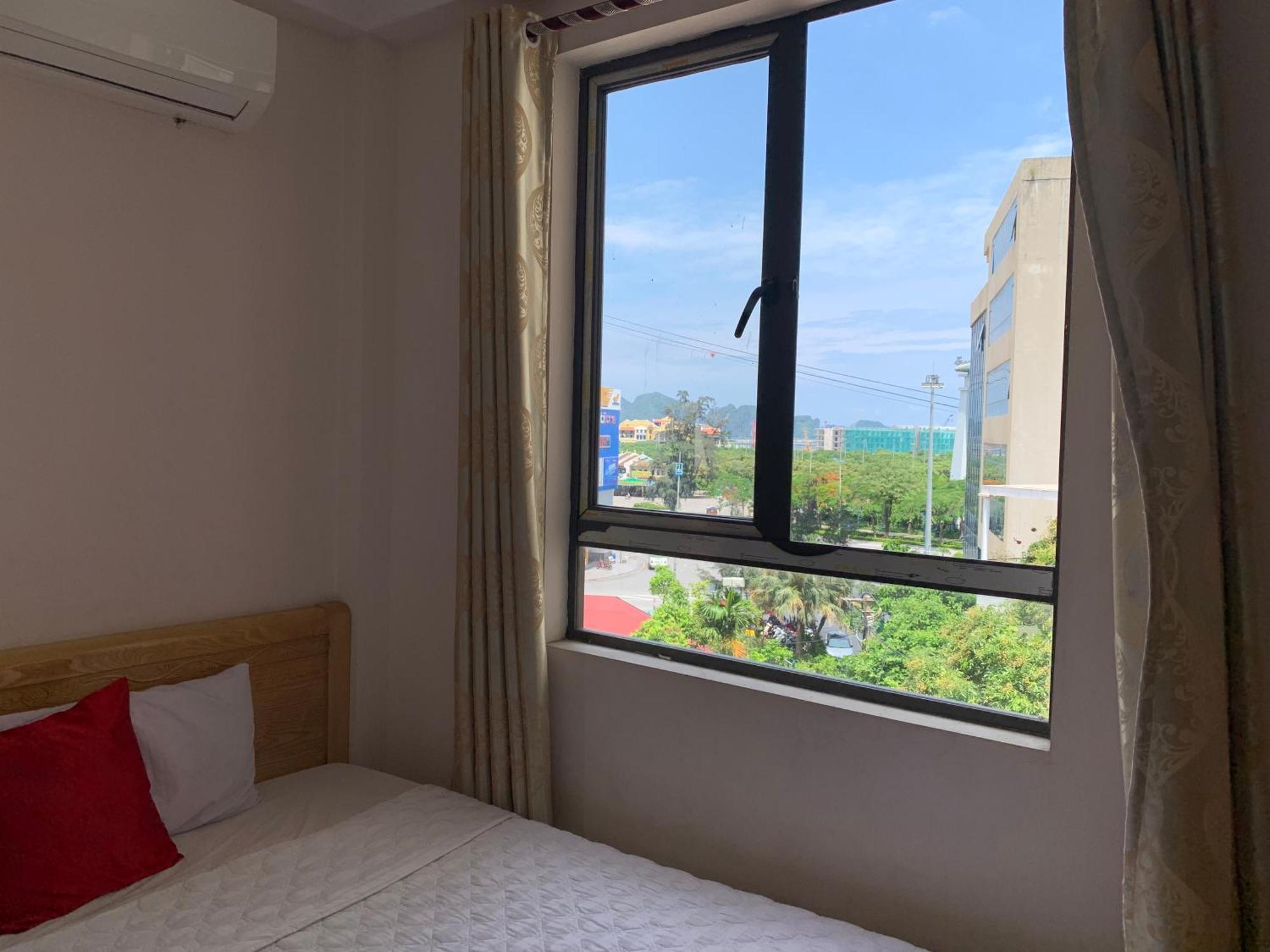 Quynh Yen Hotel Халонг Экстерьер фото